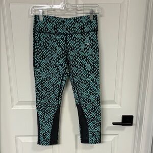 Nike Dri-Fit Aqua Patterned Active Capri Leggings